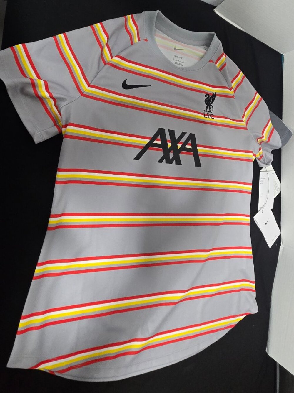 🔥⚽️ Nike Liverpool FC AXA Training Jersey – Women’s Medium – NWT ⚽️🔥